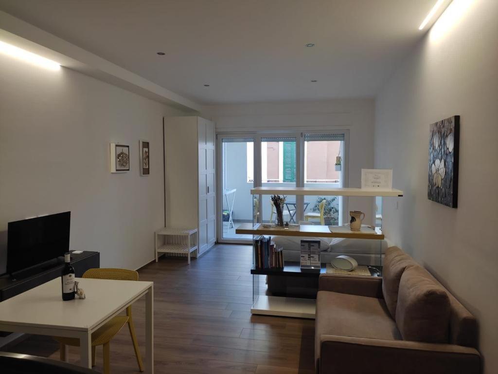 Ferienwohnung Domus13-With Private Parking Bari Exterior foto
